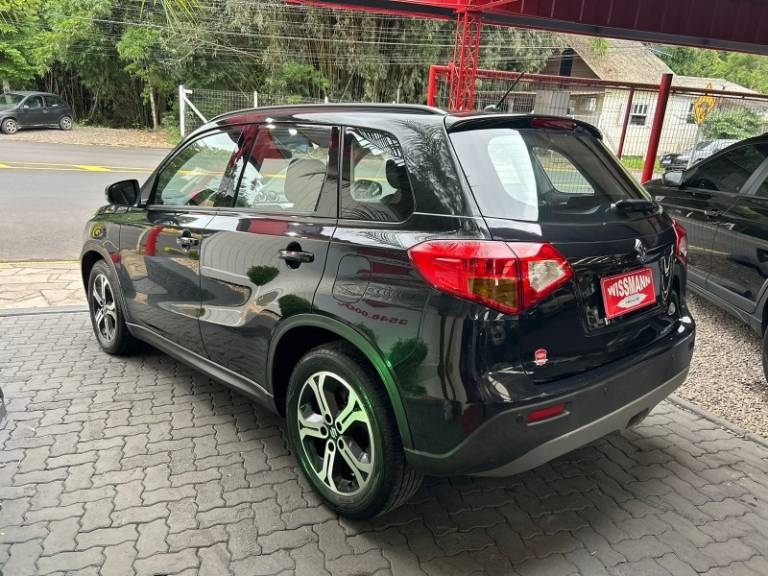 SUZUKI - VITARA - 2016/2017 - Preta - R$ 83.800,00