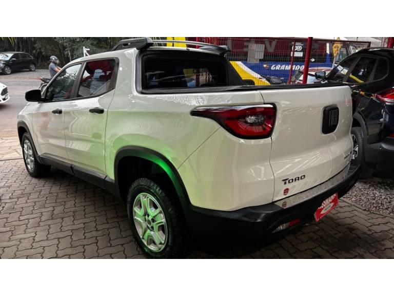 FIAT - TORO - 2017/2018 - Branca - R$ 92.800,00