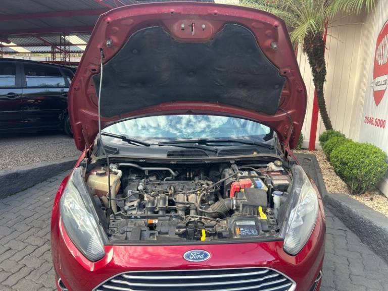 FORD - FIESTA - 2017/2017 - Vinho - R$ 54.800,00