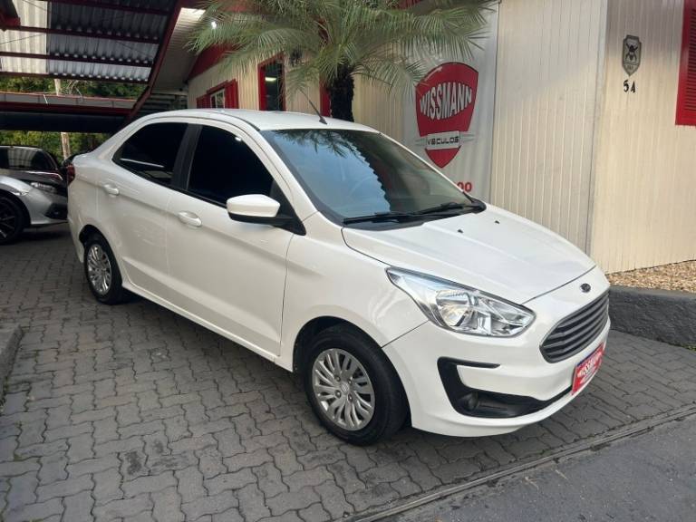 FORD - KA + - 2018/2019 - Branca - R$ 52.800,00
