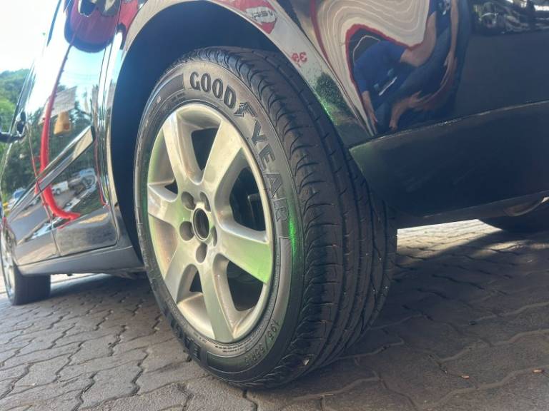 VOLKSWAGEN - POLO - 2007/2008 - Preta - R$ 34.800,00