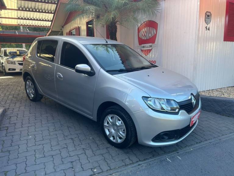 RENAULT - SANDERO - 2017/2018 - Prata - R$ 44.800,00
