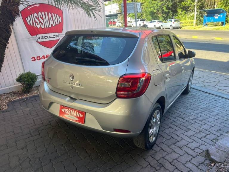 RENAULT - SANDERO - 2017/2018 - Prata - R$ 44.800,00
