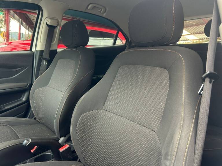 CHEVROLET - ONIX - 2013/2014 - Branca - R$ 45.800,00