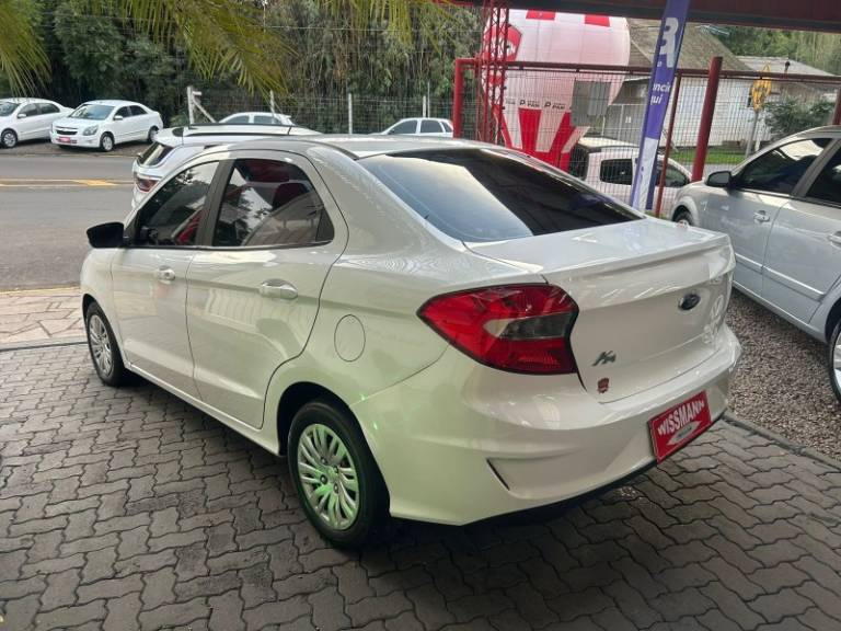 FORD - KA + - 2018/2019 - Branca - R$ 52.800,00