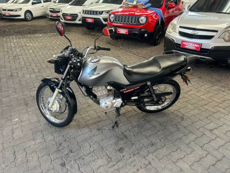 HONDA - CG 125 - 2014/2015 - Prata - R$ 10.500,00