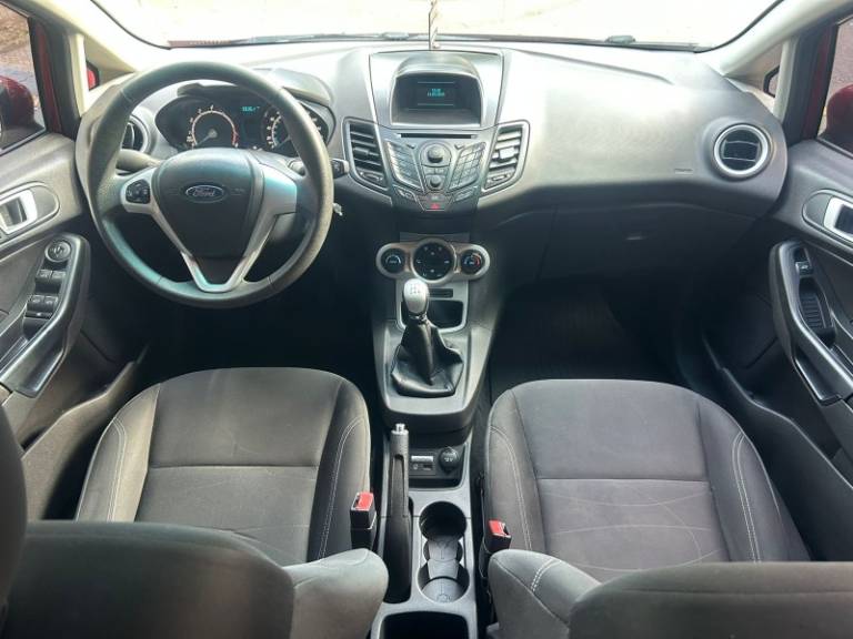 FORD - FIESTA - 2017/2017 - Vinho - R$ 54.800,00