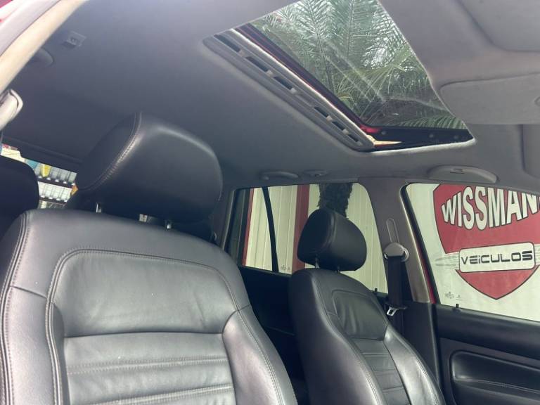 VOLKSWAGEN - GOLF - 2013/2014 - Vermelha - R$ 66.800,00