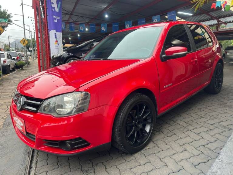 VOLKSWAGEN - GOLF - 2013/2014 - Vermelha - R$ 66.800,00