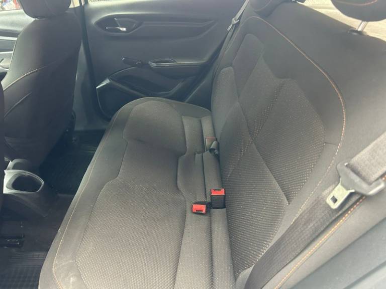 CHEVROLET - ONIX - 2013/2014 - Branca - R$ 45.800,00