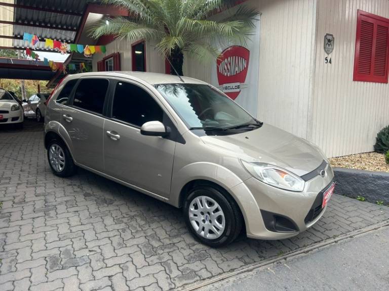 FORD - FIESTA - 2014/2014 - Prata - R$ 35.800,00