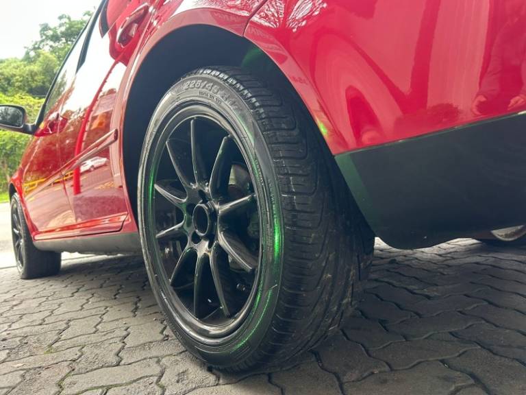 VOLKSWAGEN - GOLF - 2013/2014 - Vermelha - R$ 66.800,00