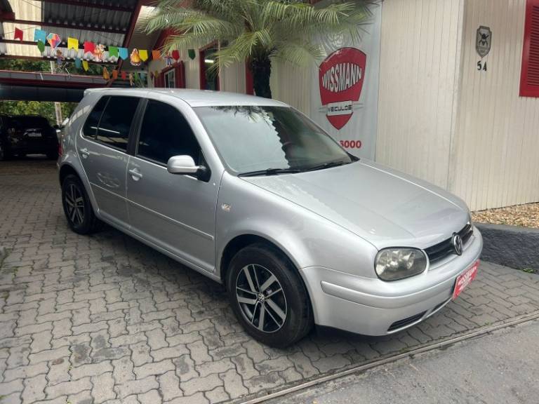 VOLKSWAGEN - GOLF - 2004/2005 - Prata - R$ 31.800,00