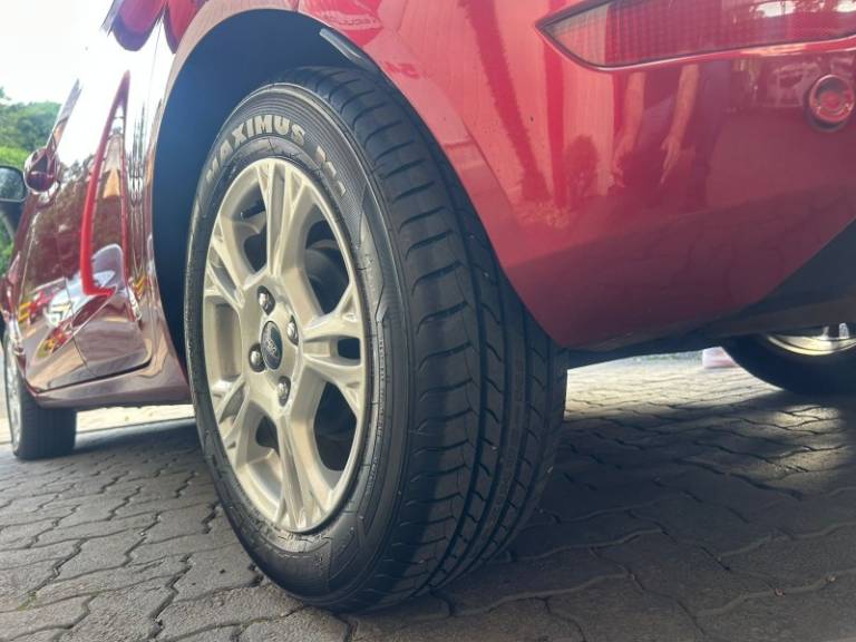 FORD - FIESTA - 2017/2017 - Vinho - R$ 54.800,00