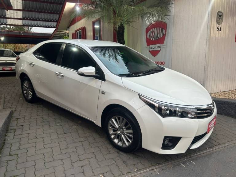 TOYOTA - COROLLA - 2015/2016 - Branca - R$ 93.800,00