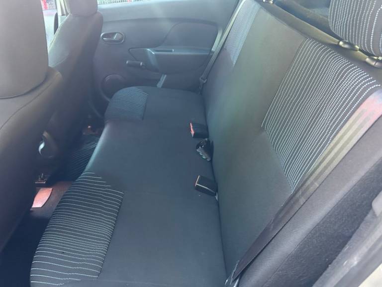 RENAULT - SANDERO - 2017/2018 - Prata - R$ 44.800,00