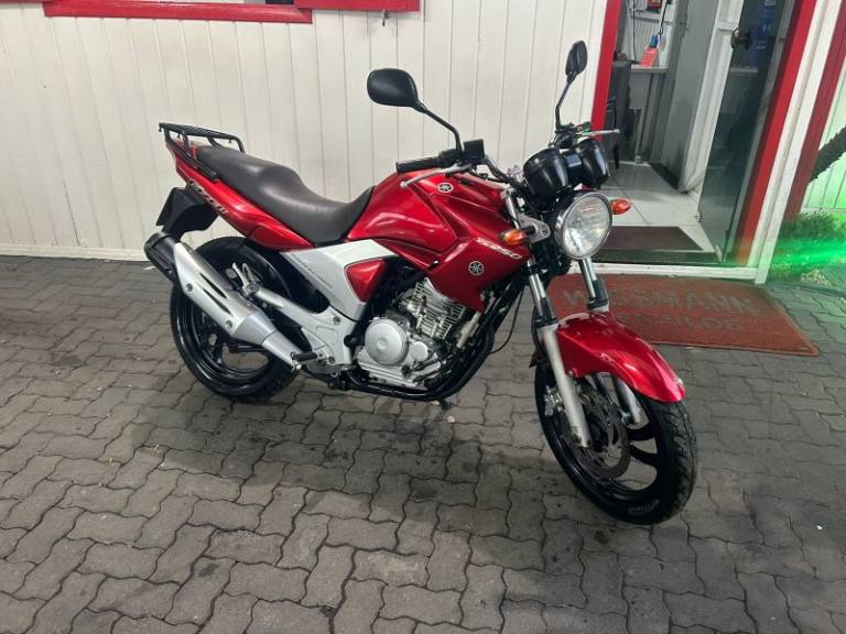 YAMAHA - FAZER - 2009/2010 - Vermelha - R$ 12.800,00