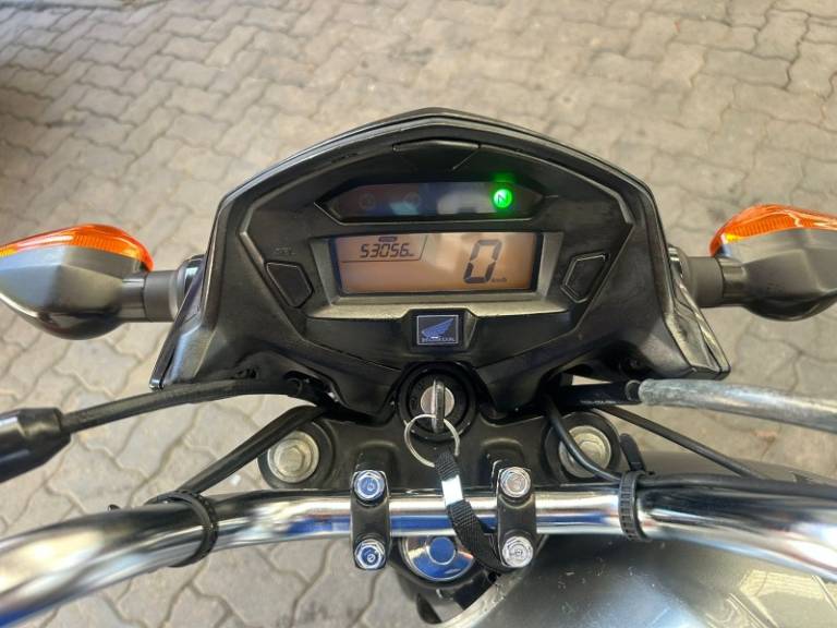 HONDA - CG 125 - 2014/2015 - Prata - R$ 10.500,00
