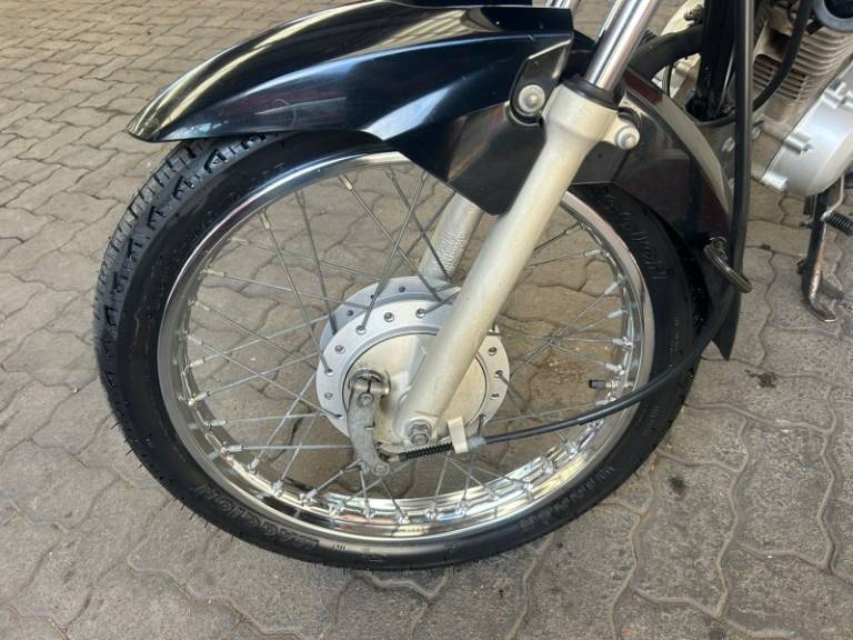HONDA - CG 125 - 2014/2015 - Prata - R$ 10.500,00