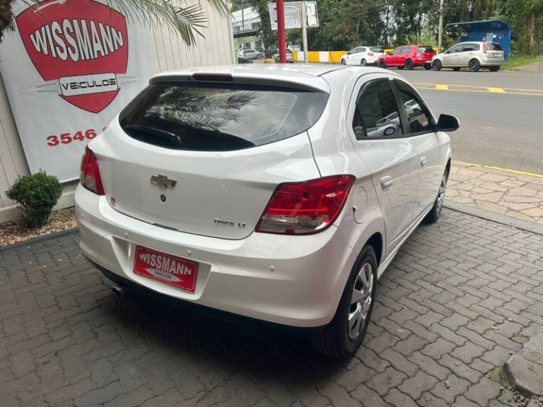 CHEVROLET - ONIX - 2013/2014 - Branca - R$ 45.800,00