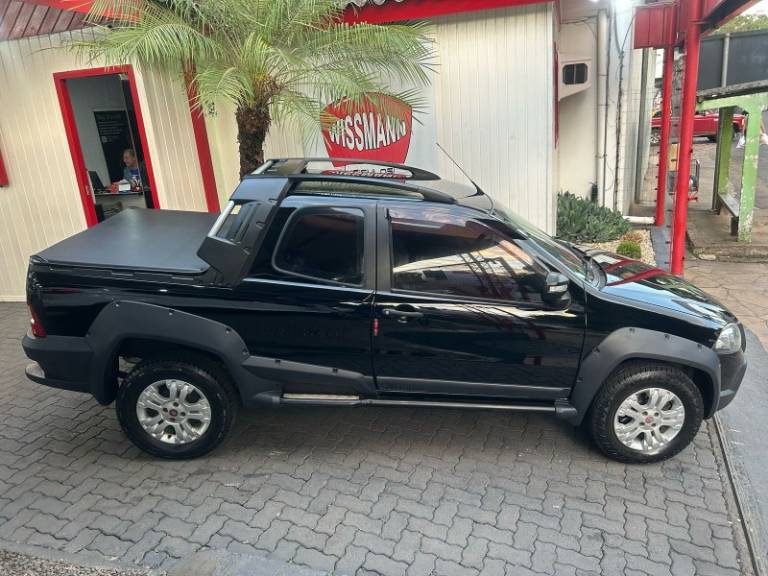 FIAT - STRADA - 2011/2011 - Preta - R$ 51.800,00
