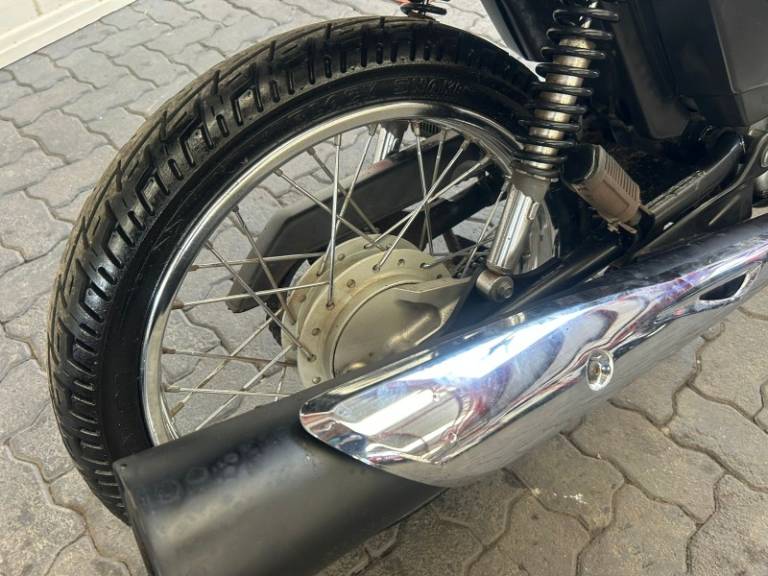 HONDA - CG 150 - 2009/2009 - Prata - R$ 9.800,00