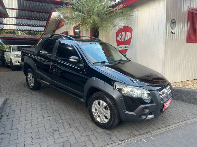 FIAT - STRADA - 2011/2011 - Preta - R$ 51.800,00