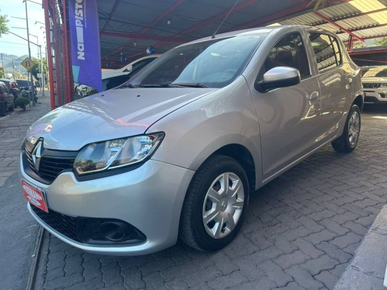 RENAULT - SANDERO - 2017/2018 - Prata - R$ 44.800,00