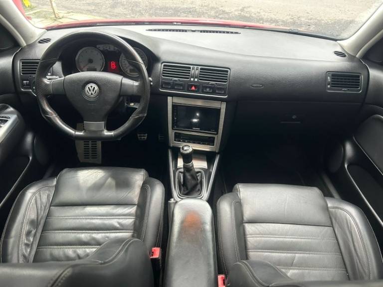 VOLKSWAGEN - GOLF - 2013/2014 - Vermelha - R$ 66.800,00