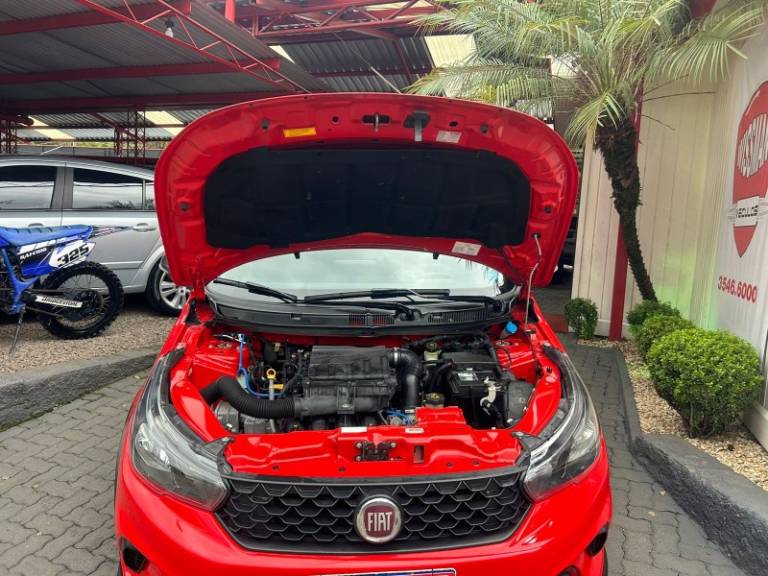 FIAT - ARGO - 2018/2018 - Vermelha - R$ 71.800,00