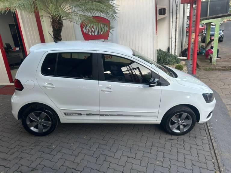 VOLKSWAGEN - FOX - 2019/2020 - Branca - R$ 65.800,00