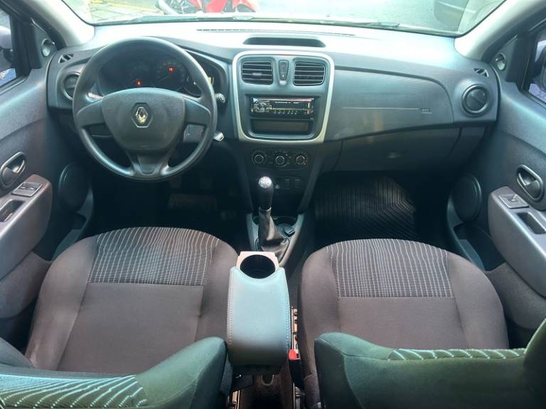 RENAULT - SANDERO - 2017/2018 - Prata - R$ 44.800,00