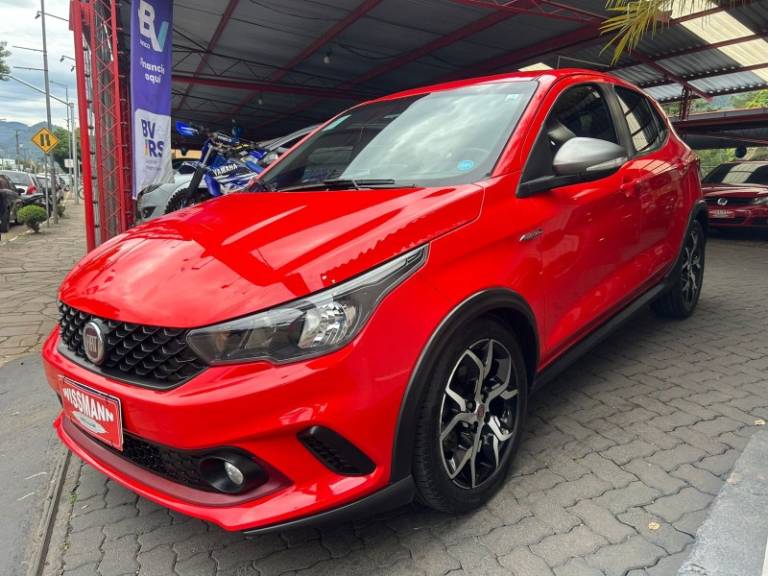 FIAT - ARGO - 2018/2018 - Vermelha - R$ 71.800,00