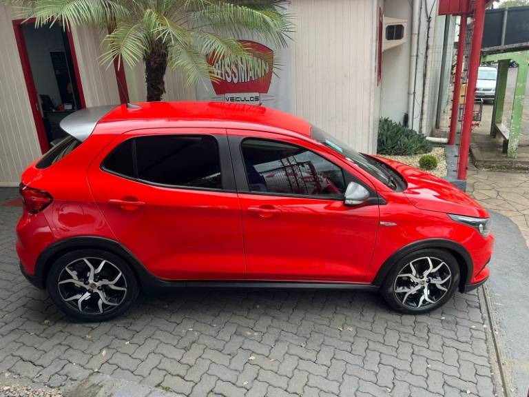 FIAT - ARGO - 2018/2018 - Vermelha - R$ 71.800,00